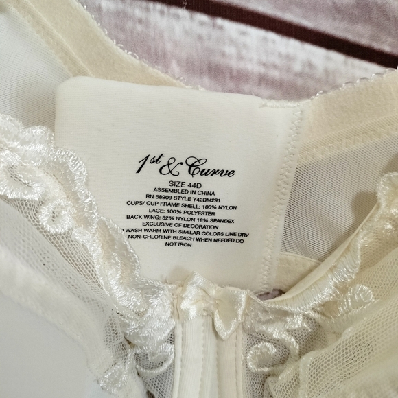 Cream Lace Women's 1st & Curve 44D Underwire Back Closure Lace Trim - Picture 9 of 11